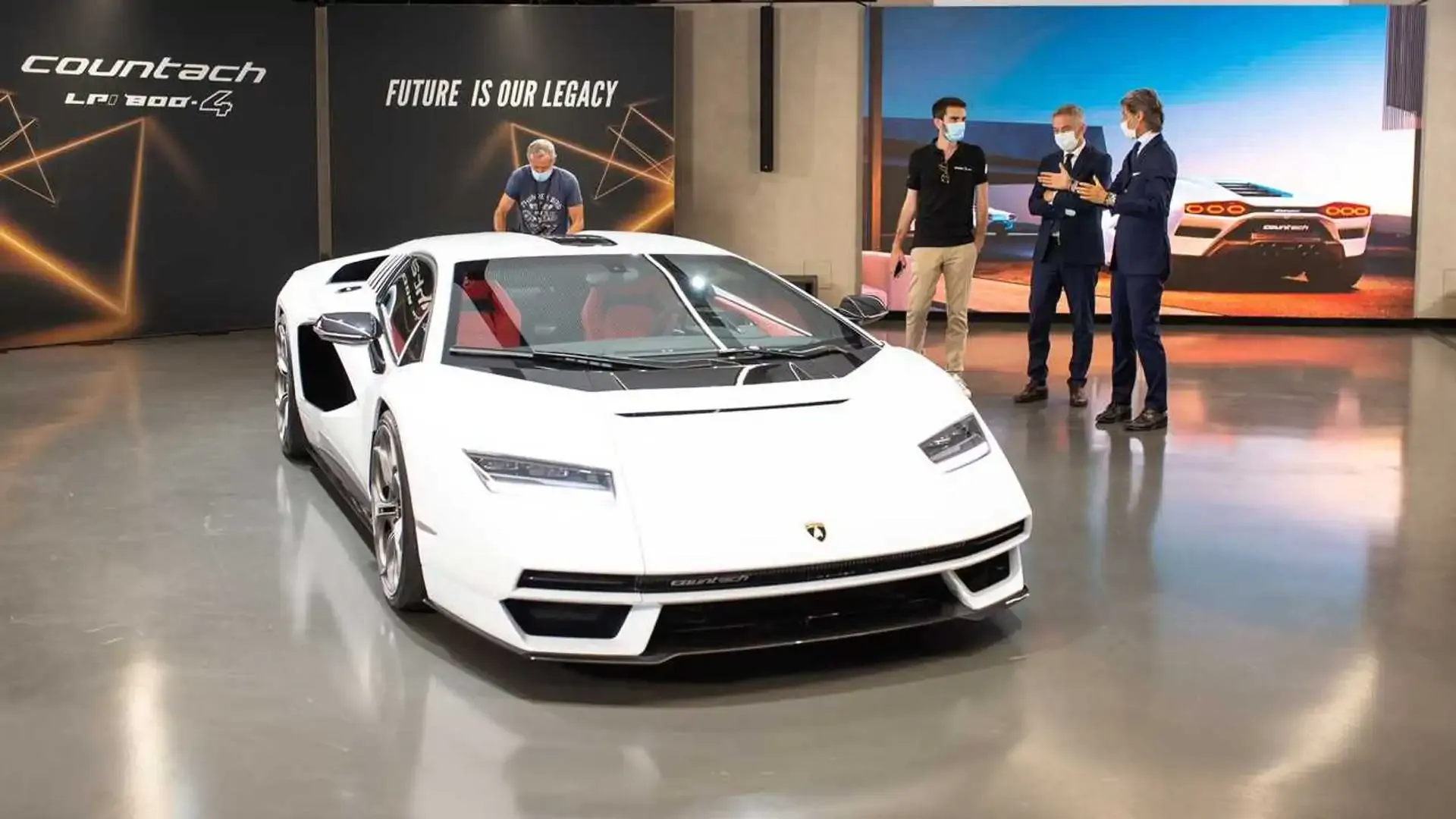 todos os modelos de produção lançados pela Lamborghini