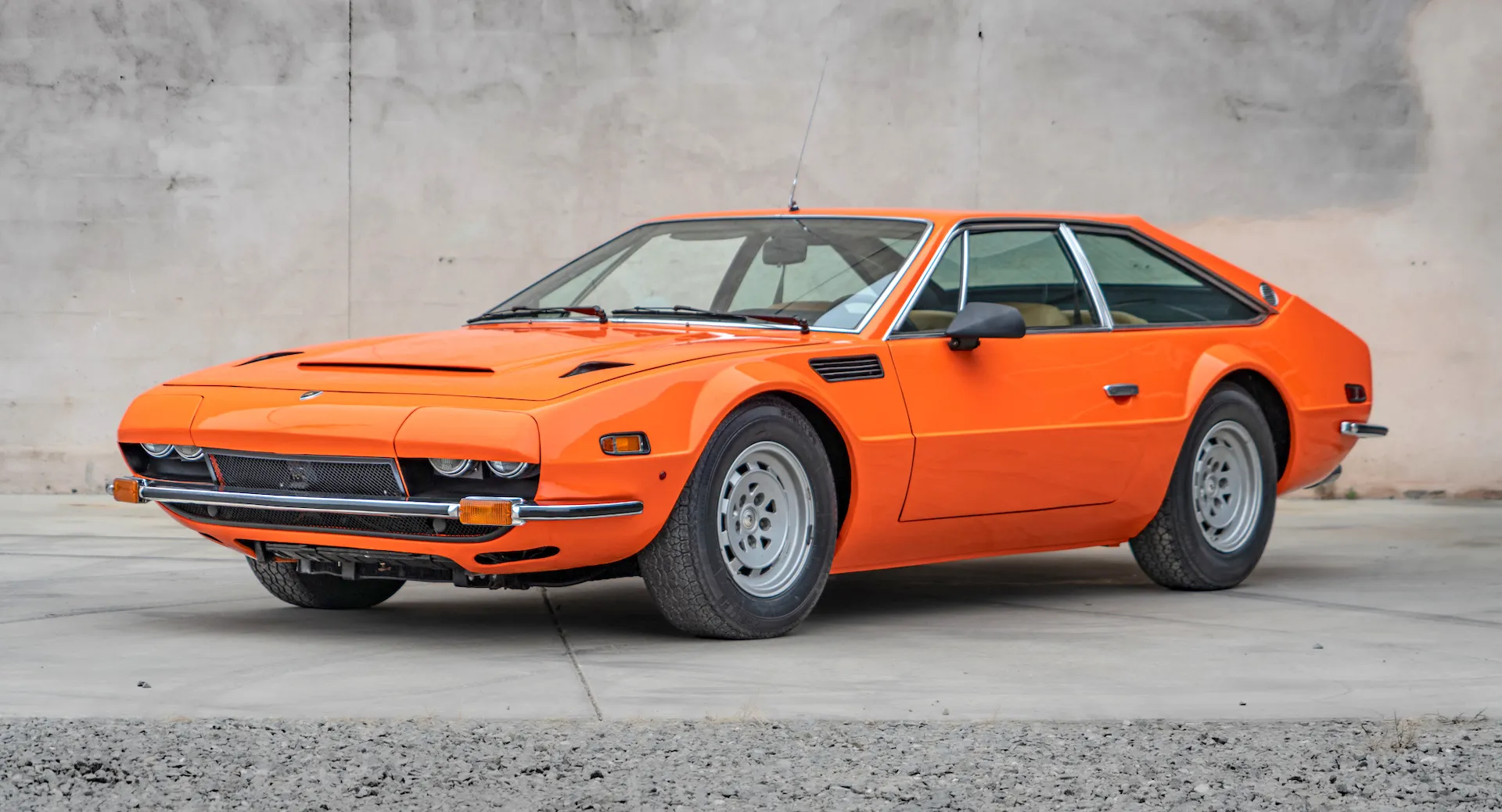 todos os modelos de produção lançados pela Lamborghini