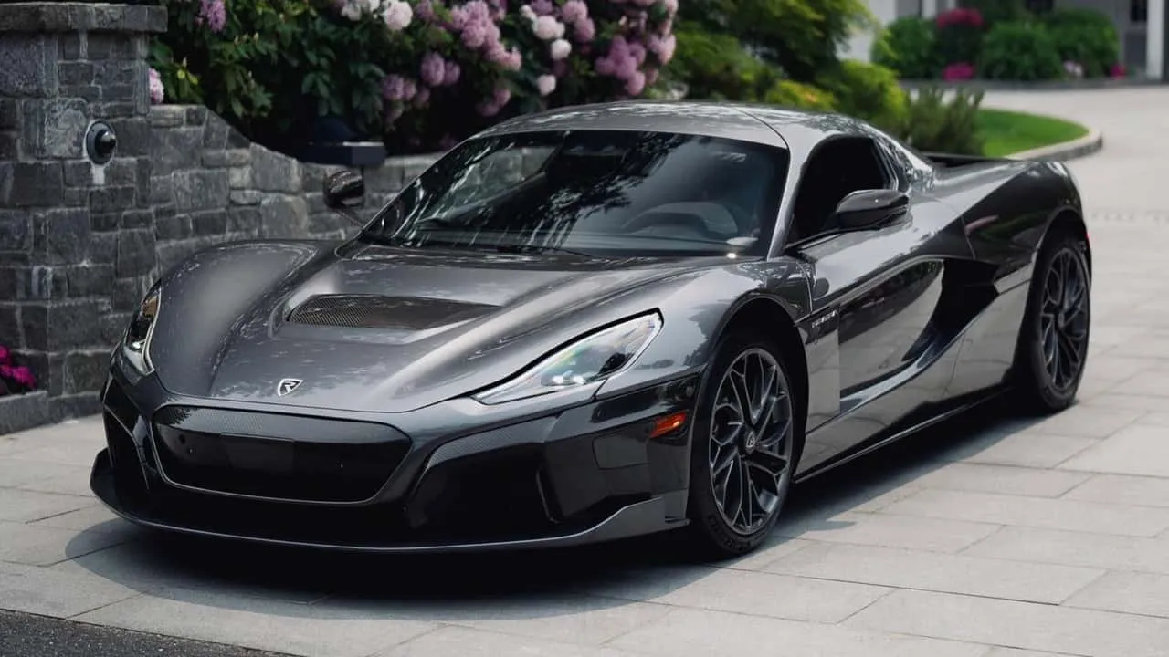 Top 10 Carros Mais Rápidos do Mundo (2025)