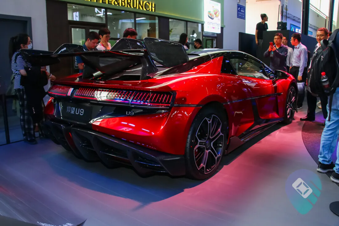 Top 10 Carros Mais Rápidos do Mundo (2025)