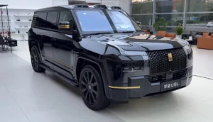 BYD Yangwang U8L 2025