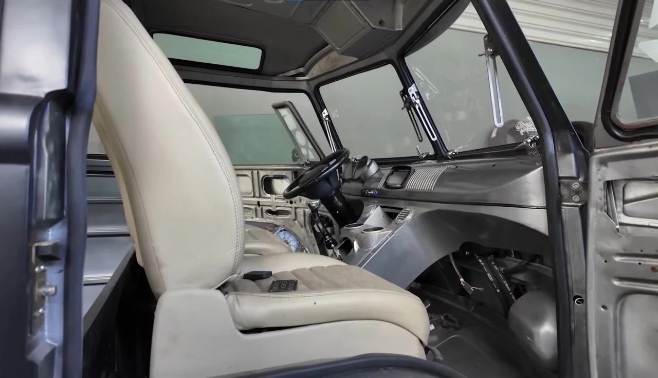 Kombi Corujinha com Porsche Boxster 3.2 biturbo vira superesportivo