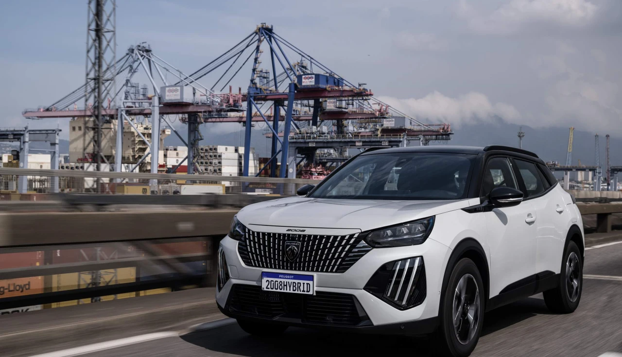 Peugeot 2008 2026 híbrido