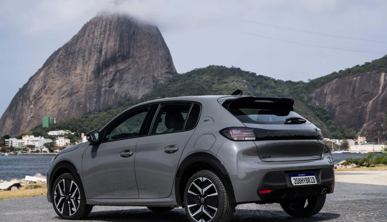 Peugeot 208 2026 Hybrid