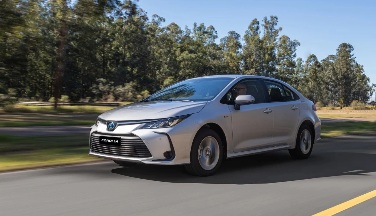 Toyota Corolla GLi Hybrid 2025