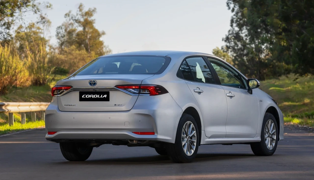 Toyota Corolla GLi Hybrid 2025
