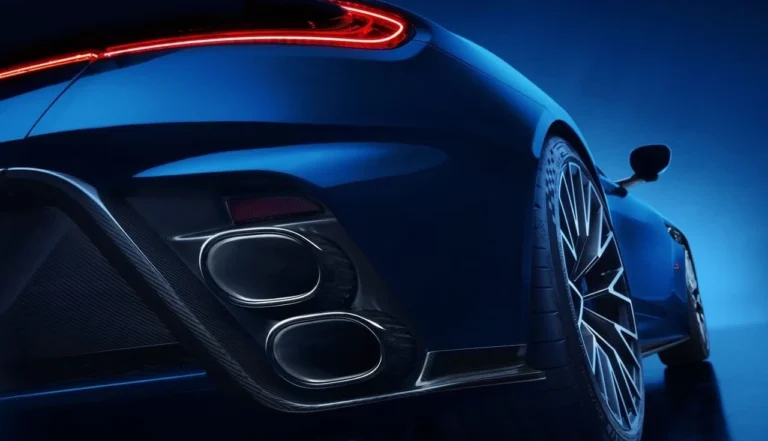 Aston Martin DB12 S 2026 . O novo super tourer com motor V8 de 690 CV.