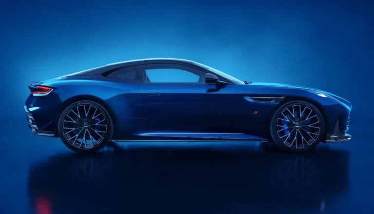 Aston Martin DB12 S 2026 . O novo super tourer com motor V8 de 690 CV.