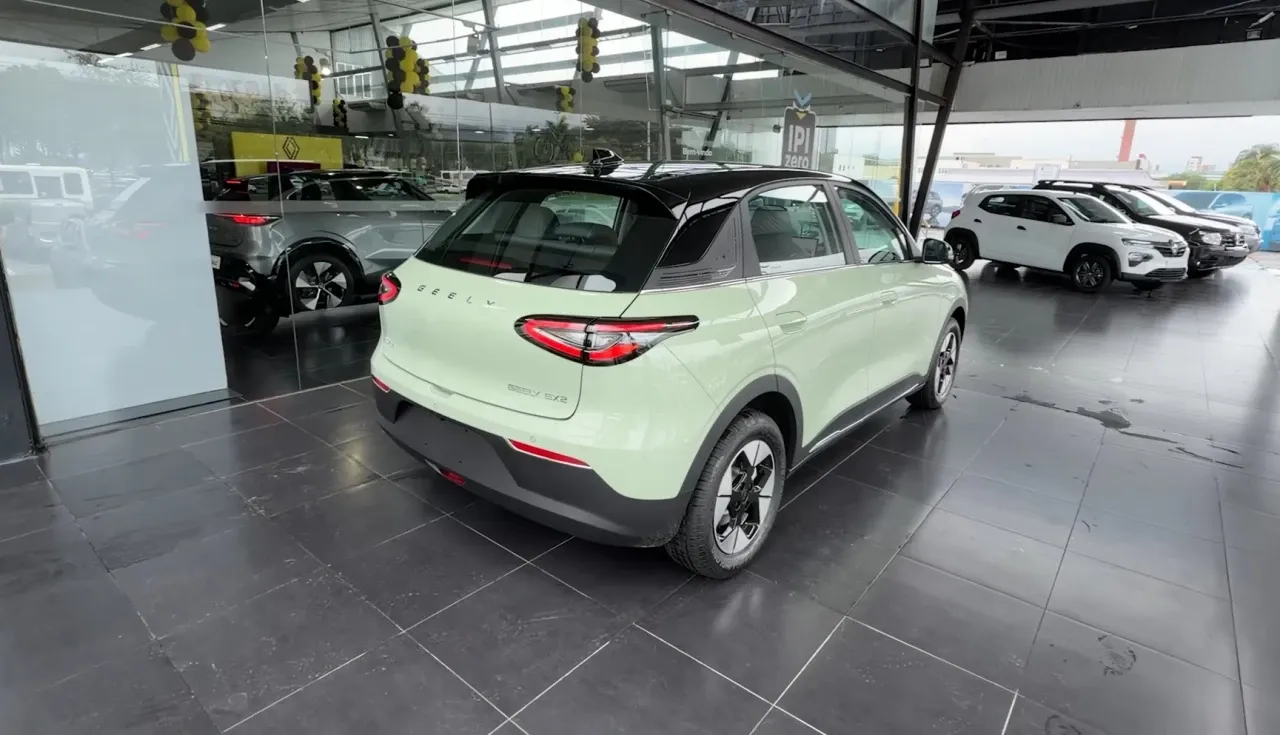 Geely EX2