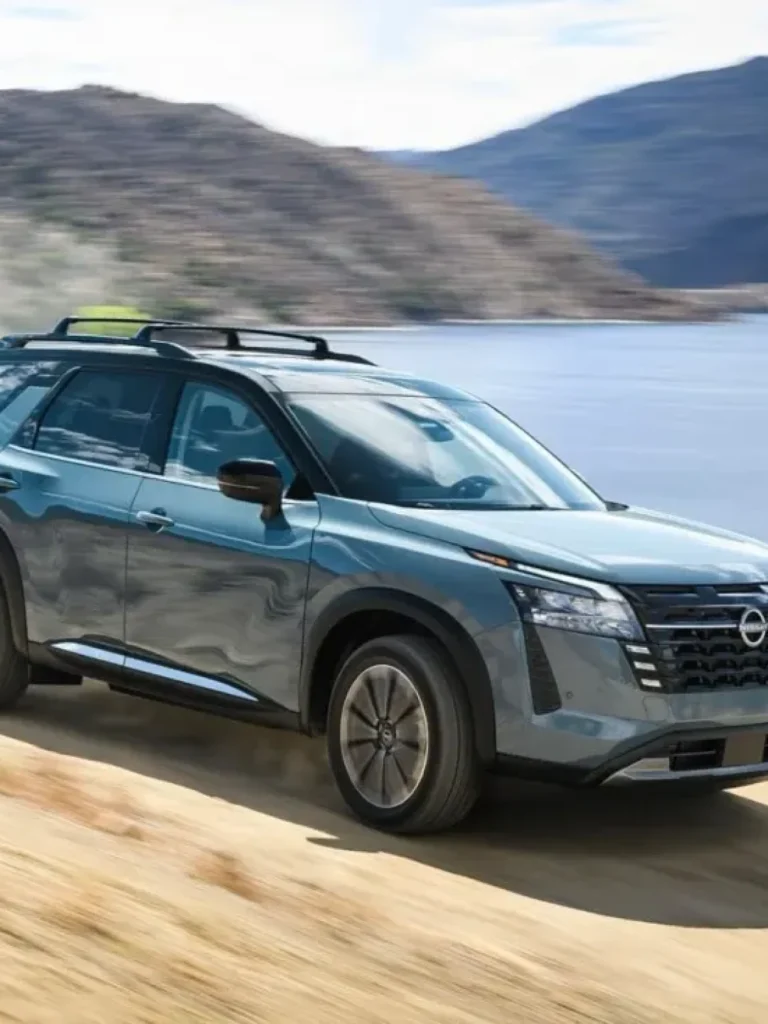 Motor V6 natural, reboque de 6.000 lbs, tela de 12,3" e preço imbatível. Veja por que o Nissan Pathfinder 2026 virou queridinho das famílias