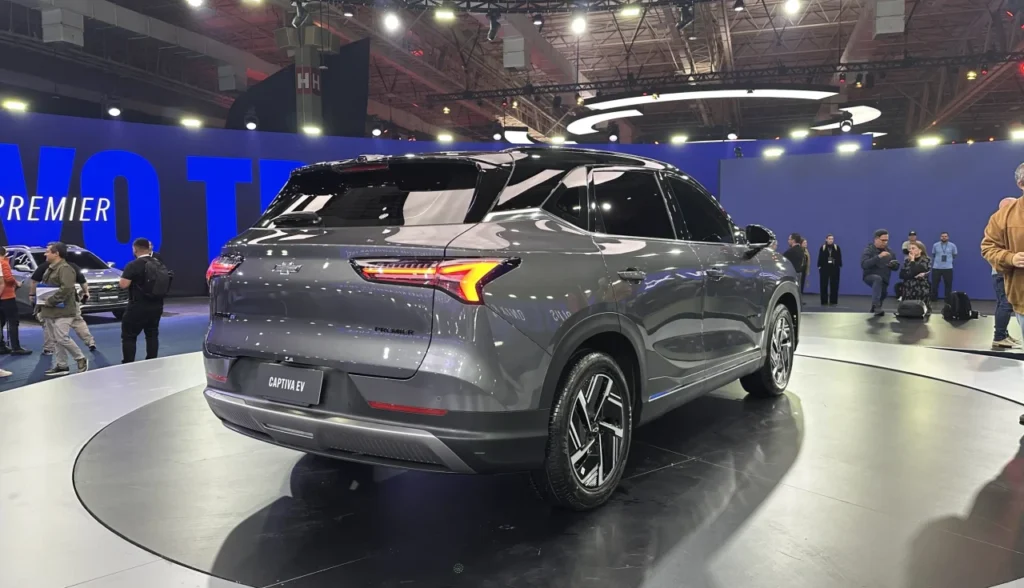 parte traseira da chevrolet captiva ev 2026