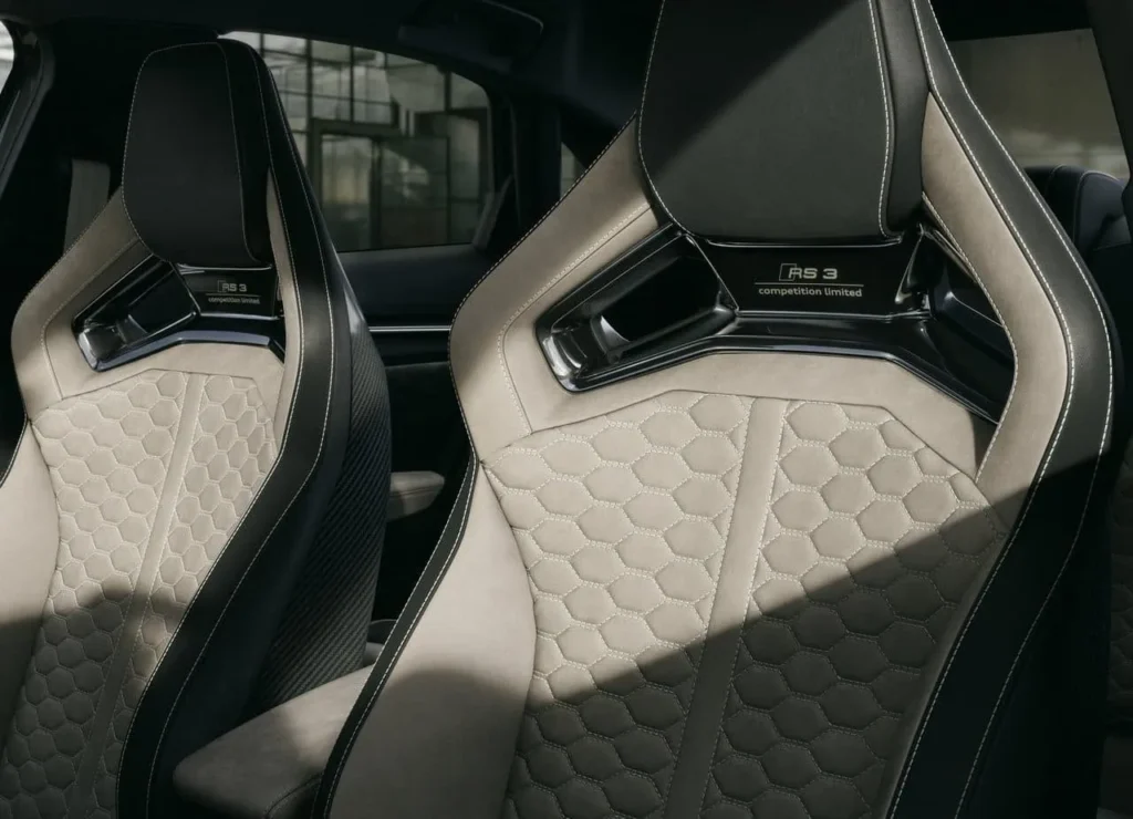Audi RS 3 Competition Limited imagem do interior bancos