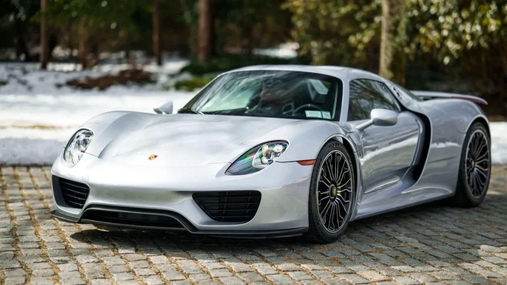 Porsche 918 Spyder Weissach (2015)